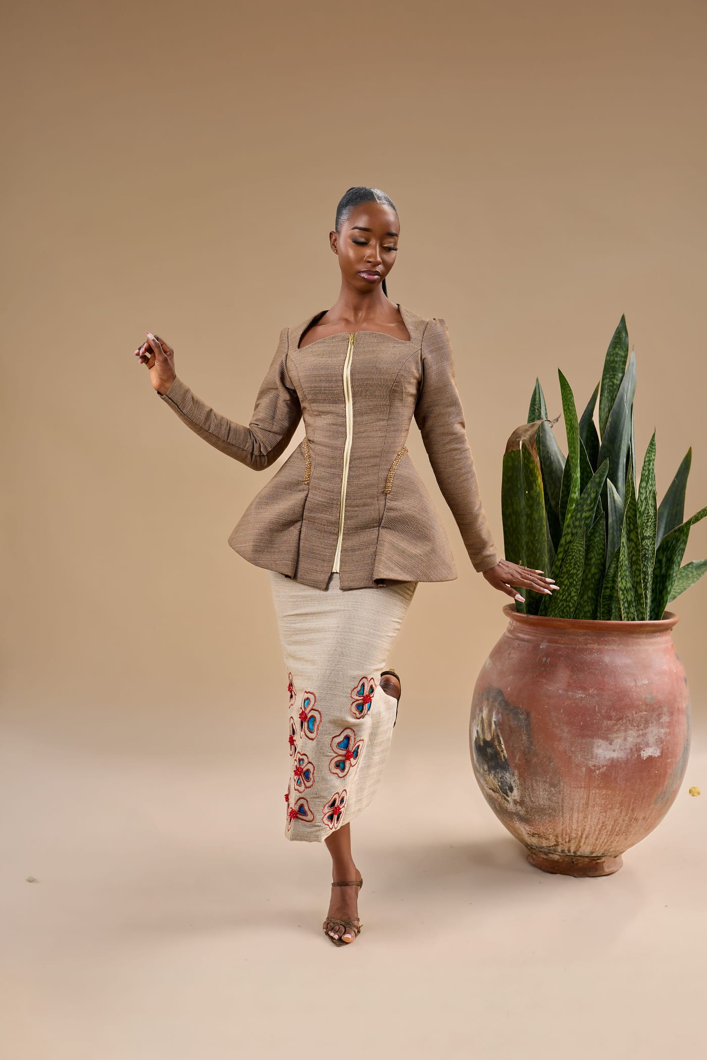ADIRA BROWN VELVET - sophisticated brown velvet dress